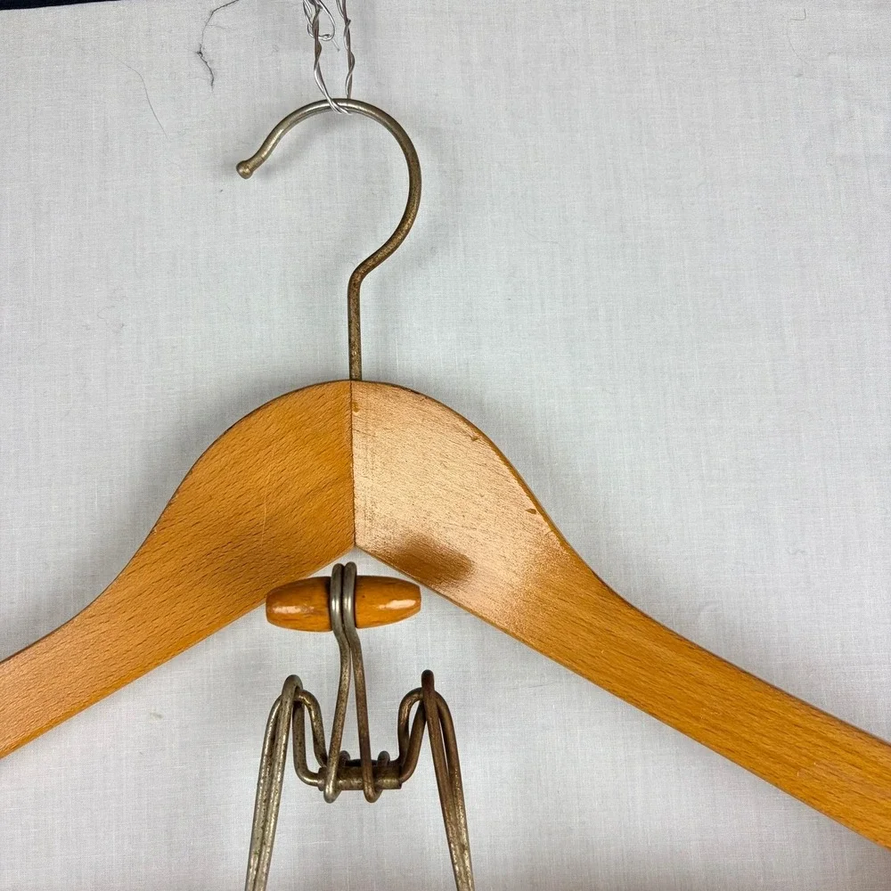 Vintage Wooden Suit Hanger with Spring Tension Trouser‎ Bar Honey Brown Wood